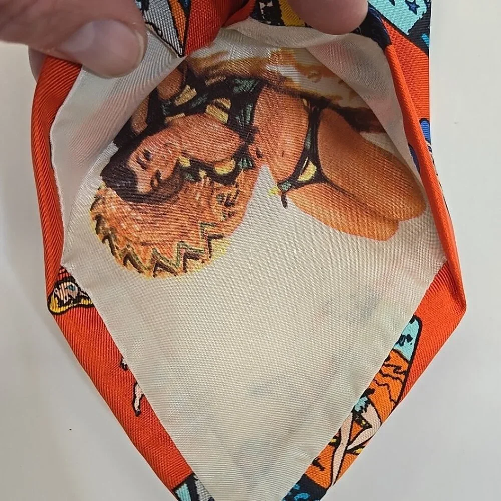VTG Dolce & Gabanna Peek A Boo 100% Silk Tie Pin Up Girl USA Beaches Italy